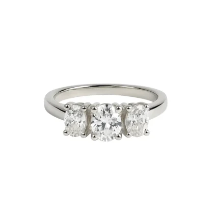 Anillo de acero inoxidable con triple circonia cúbica brillante – Numena Joyas