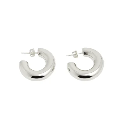 Aros chunky semi-círculo en acero blanco bañados en plata – Numena Joyas